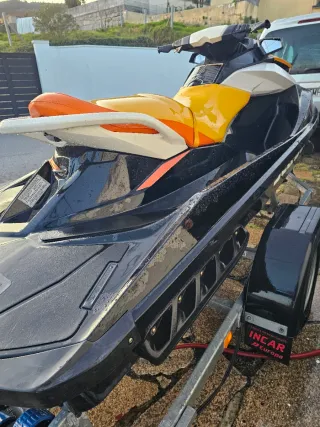 Sea-Doo GTI SE 130 Negro/Amarillo