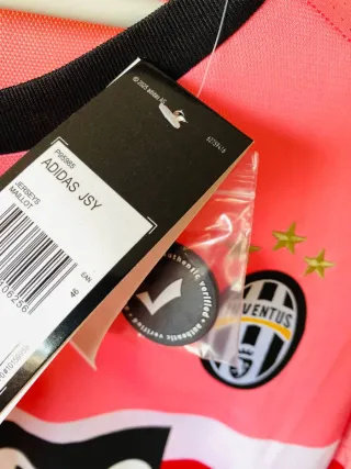 Juventus 2015-16 Eq fuera Champions League Pogba M