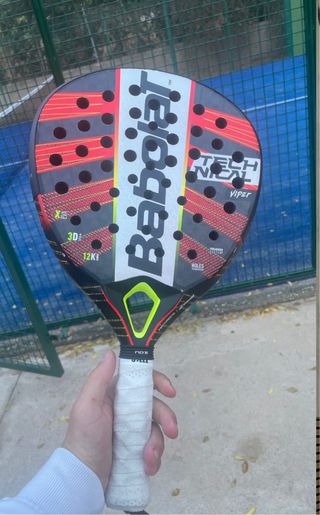 Pala de pádel Babolat casi nueva