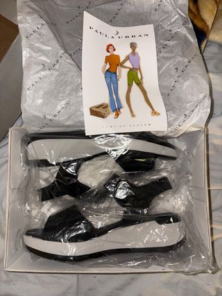 Sandalias Paula Urban Talla 38 Negras y Blancas
