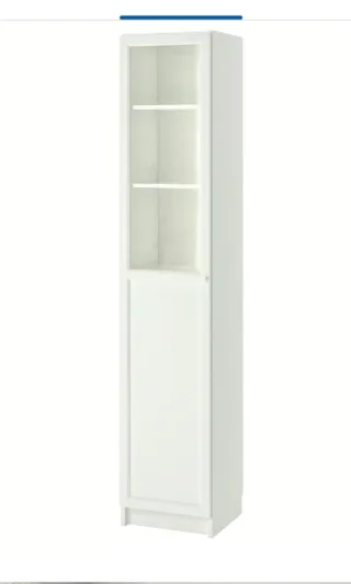 Librería blanca con puerta de cristal