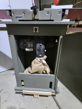 Ingletadora de marcos Omgar con aspiración.