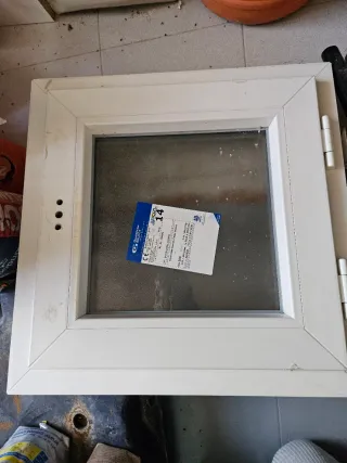 Ventana abatible 40x40