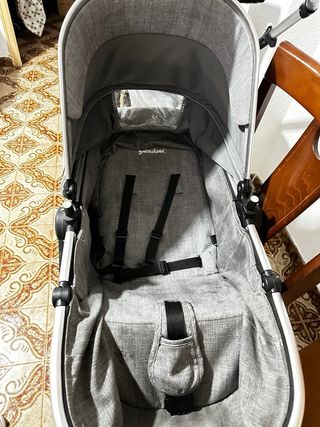 Cochecito de bebé gris