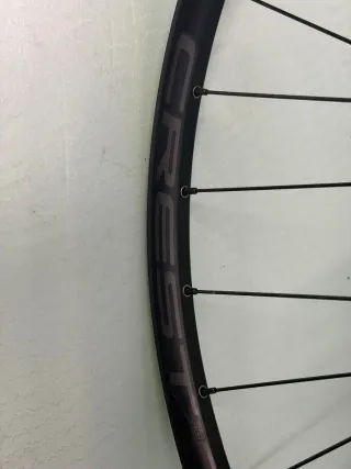 Llanta Delantera Stans Crest S2 Shimano Cannondale