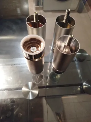 Patas metálicas para muebles color plata