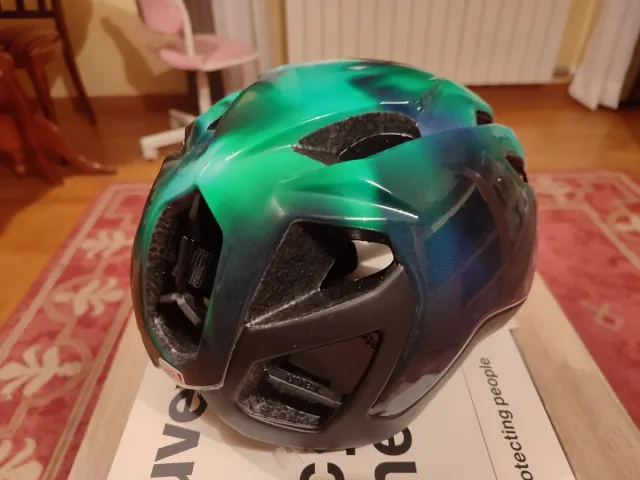 Casco Uvex Race 9