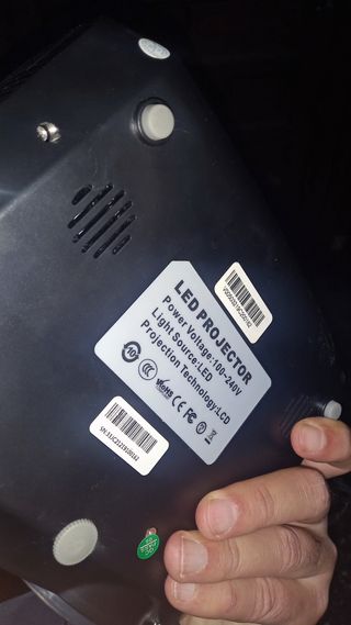 Proyector LED ABOX A2 con mando a distancia