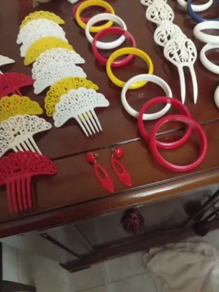 Accesorios traje gitana: peinetas, collares pulser