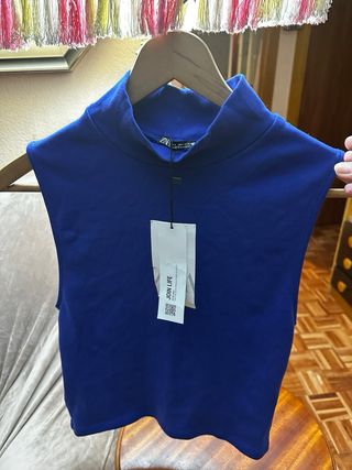 Camiseta Zara sin mangas azul talla pequeño L