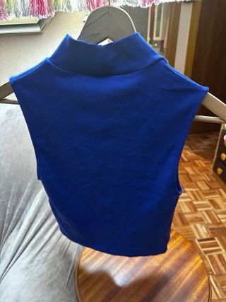 Camiseta Zara sin mangas azul talla pequeño L