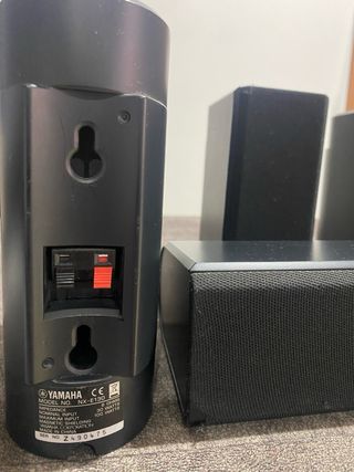 Pack 5 Altavoces Yamaha Cine en Casa