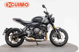 TRIUMPH TRIDENT 660