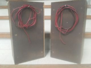 Pareja de Altavoces Marrones y Grises