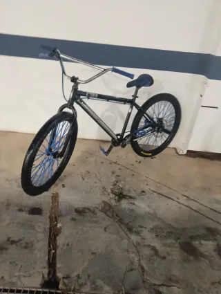 Bici Stunt Collective C2