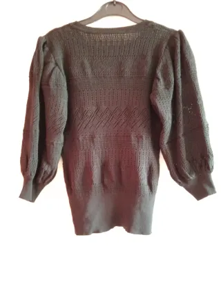 Jersey negro manga abullonada