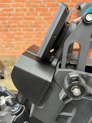 Soporte Garmin y Visera Solar CF Moto 450 MT