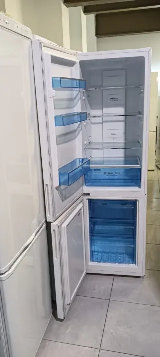 NEVERA COMBI ROMMER NO FROST ENERGÍA A+