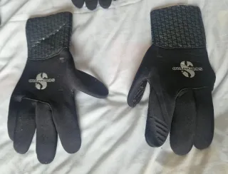 Escarpines guantes buceo cinturon bolsa y 3 plomos