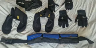 Escarpines guantes buceo cinturon bolsa y 3 plomos