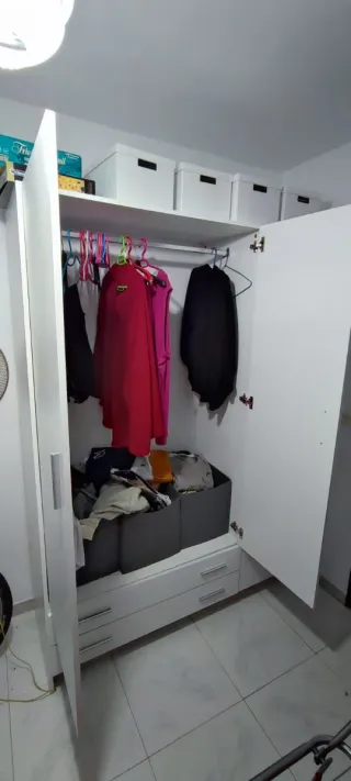 Armario 3 puertas casi nuevo