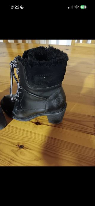 Botines negros con pelo