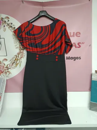 Vestido preto e vermelho