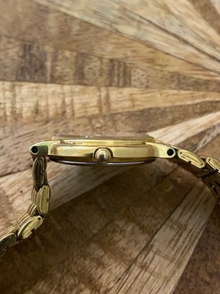 Reloj Seiko Quartz Dorado y Blanco (Mujer)