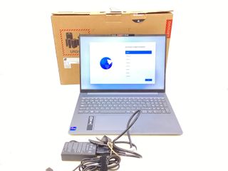 pc portatil lenovo 83hs
