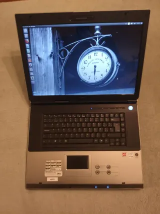 ASUS Z83C 17” + Mochila Targus premium – Todo OK