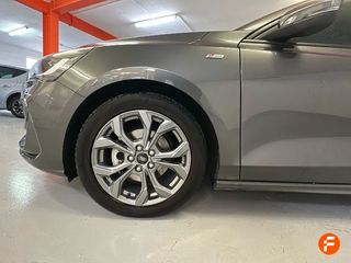 Ford Focus 1.0 Ecoboost MHEV 114kW ST-Line