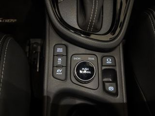 TOYOTA YARIS CROSS 1.5 VVT-I HYBRID PREMIERE EDITION AWD 130 5P