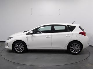 TOYOTA Auris Hybrid Advance