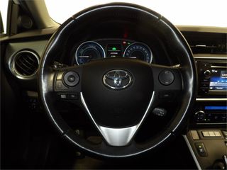 TOYOTA Auris Hybrid Advance