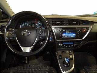 TOYOTA Auris Hybrid Advance