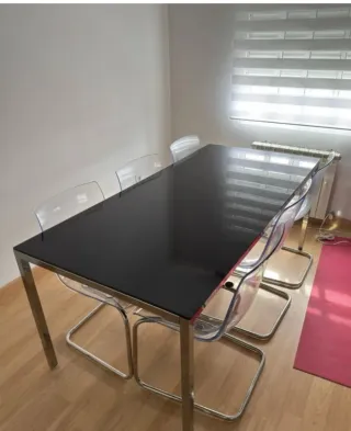 Mesa comedor cristal y metal Ikea