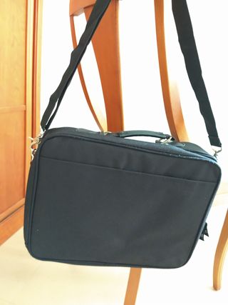 MALETÍN PARA PC PORTÁTIL MANHATTAN NEGRO BANDOLERA