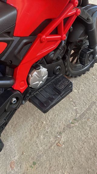 MOTO ELÉCTRICA NIÑOS 12V TIPO DUCATI