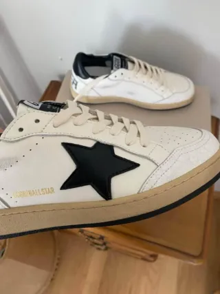 Golden Goose Ballstar Sneakers Blancas Negras