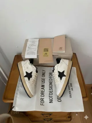 Golden Goose Ballstar Sneakers Blancas Negras