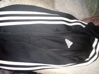 Chaqueta Adidas Negra y Blanca. Talla XS/S