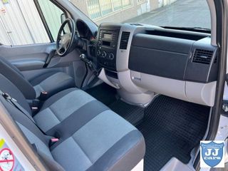 VOLKSWAGEN Crafter 2.0TDI COMBI 9