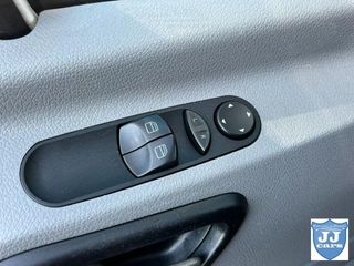 VOLKSWAGEN Crafter 2.0TDI COMBI 9