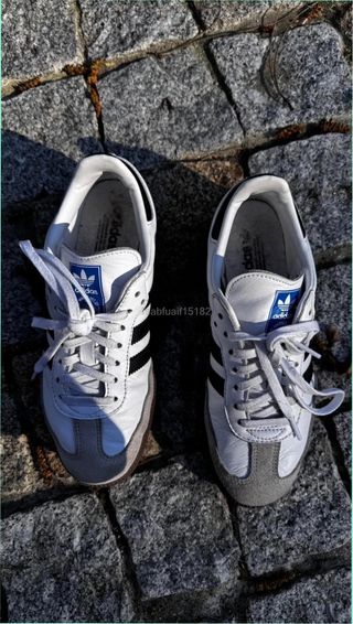 Zapatillas Adidas Blancas y Grises