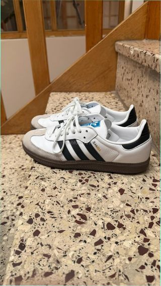 Zapatillas Adidas Blancas y Grises