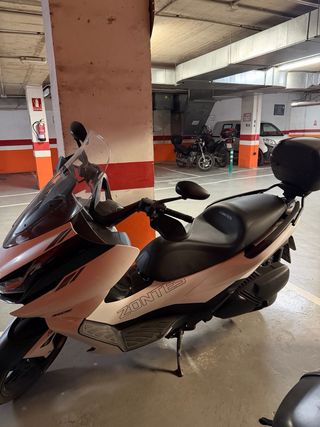 Zontes 350E Maxi Scooter 15 meses