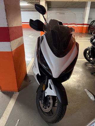 Zontes 350E Maxi Scooter 15 meses