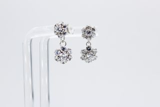 Pendiente De Oro Blanco De 18K.. Ref: 016-04-00386