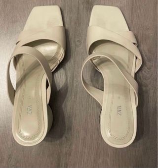 Sandalias Zara Piel Beige Tacón
