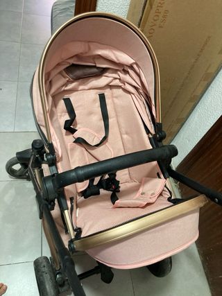 Carrito de bebé rosa